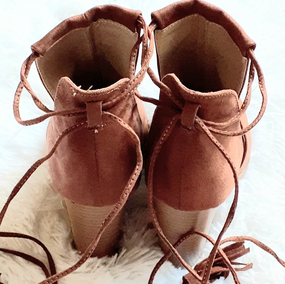(NWOT) Qupid brown open toe boho wrap booties - Picture 5 of 11